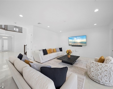 20353 Fair Oak Lane - Photo Thumbnail 13