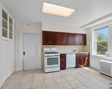 60-62 Elmwood - Photo Thumbnail 6
