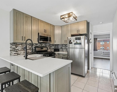 105 W Ridge - Photo Thumbnail 2