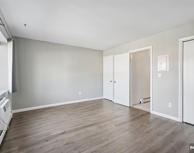 105 W Ridge - Photo Thumbnail 9