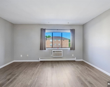 105 W Ridge - Photo Thumbnail 7