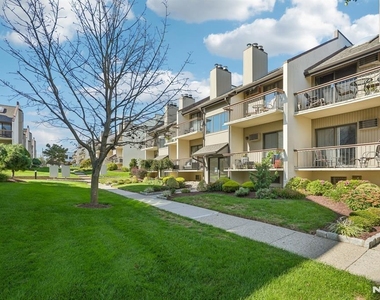 105 W Ridge - Photo Thumbnail 14
