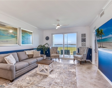 43030 Greenway Boulevard - Photo Thumbnail 5