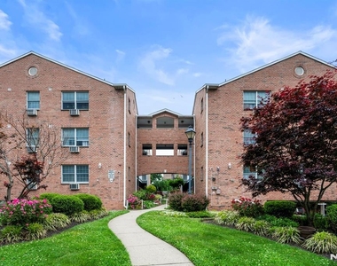 164 Clinton - Photo Thumbnail 12