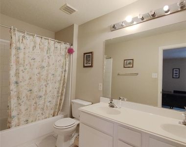 1035 Sussex Trail - Photo Thumbnail 19