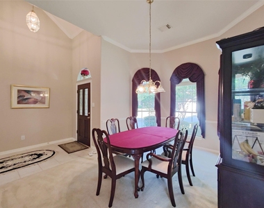 1035 Sussex Trail - Photo Thumbnail 6