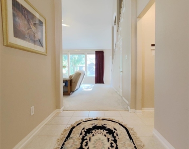 1035 Sussex Trail - Photo Thumbnail 4