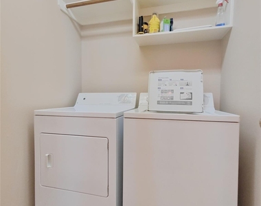 1035 Sussex Trail - Photo Thumbnail 20