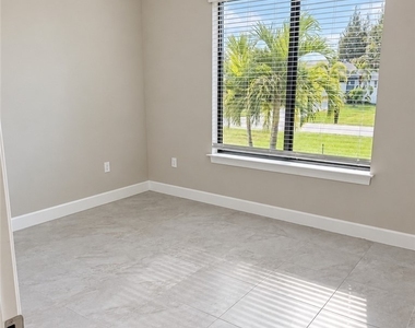 133 Sw 33rd Place - Photo Thumbnail 22