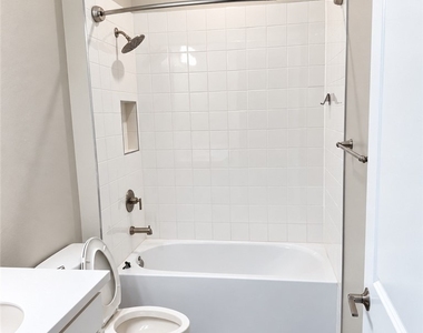 133 Sw 33rd Place - Photo Thumbnail 14