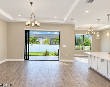 133 Sw 33rd Place - Photo Thumbnail 6