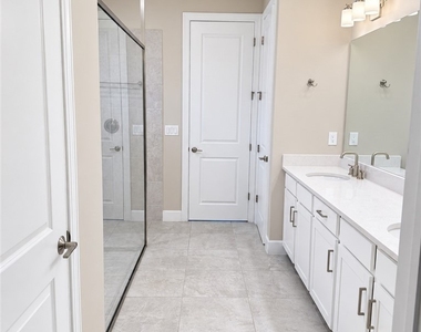 133 Sw 33rd Place - Photo Thumbnail 21