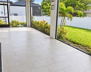 133 Sw 33rd Place - Photo Thumbnail 28