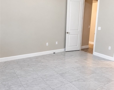 133 Sw 33rd Place - Photo Thumbnail 26