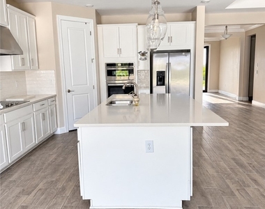 133 Sw 33rd Place - Photo Thumbnail 11