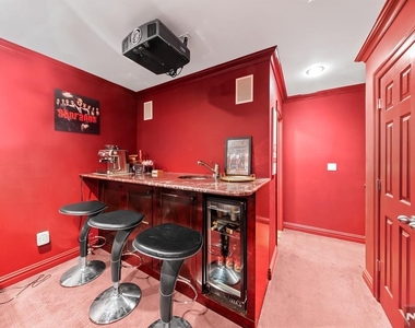 208 Cambridge - Photo Thumbnail 22