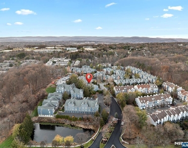 208 Cambridge - Photo Thumbnail 28
