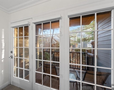 208 Cambridge - Photo Thumbnail 8