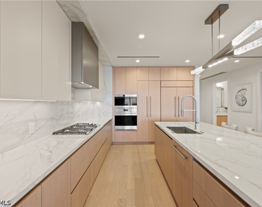 5100 Seagrass Boulevard - Photo Thumbnail 12