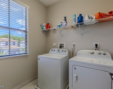 8732 Madrid Circle - Photo Thumbnail 13