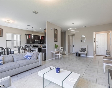 8732 Madrid Circle - Photo Thumbnail 9