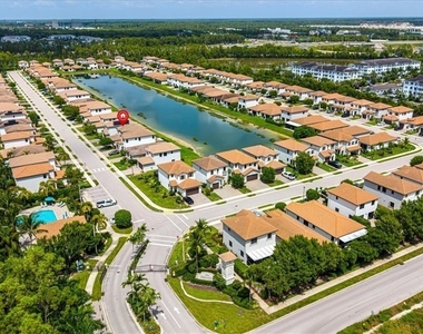 8732 Madrid Circle - Photo Thumbnail 16