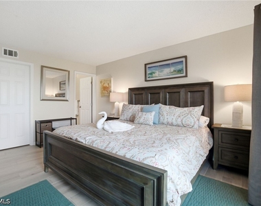 25720 Hickory Boulevard - Photo Thumbnail 17