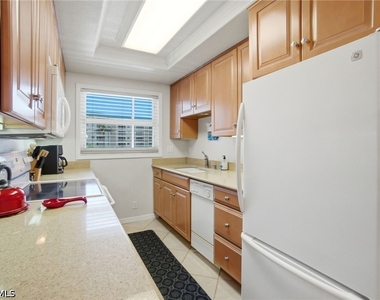 25720 Hickory Boulevard - Photo Thumbnail 14