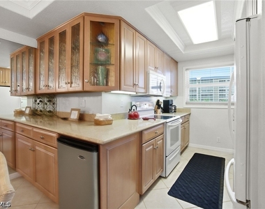 25720 Hickory Boulevard - Photo Thumbnail 11