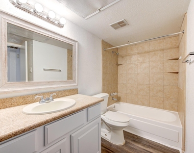 10202 Forum Park Drive - Photo Thumbnail 17