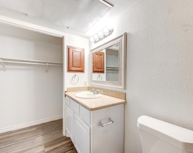 10202 Forum Park Drive - Photo Thumbnail 18