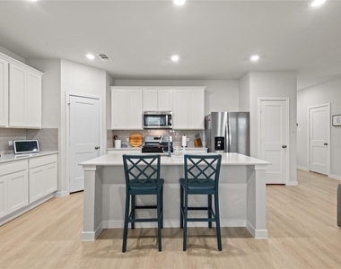 123 Alset Circle - Photo Thumbnail 6