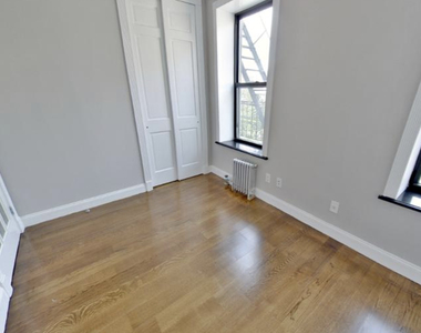 326 East 100th Street - Photo Thumbnail 4