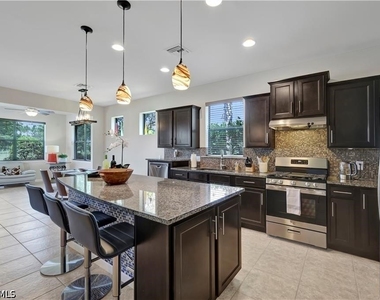 7103 Lily Way - Photo Thumbnail 4