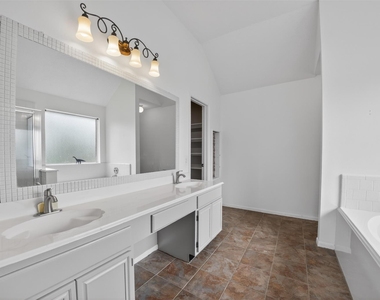 15010 Chestnut Falls Drive - Photo Thumbnail 17