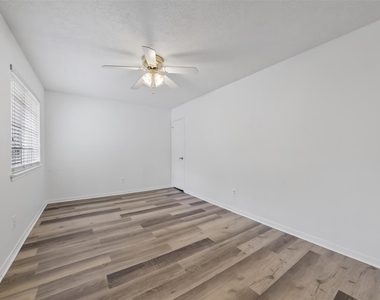 15010 Chestnut Falls Drive - Photo Thumbnail 24