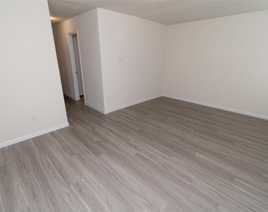 5535 Plantation Forest Drive - Photo Thumbnail 7