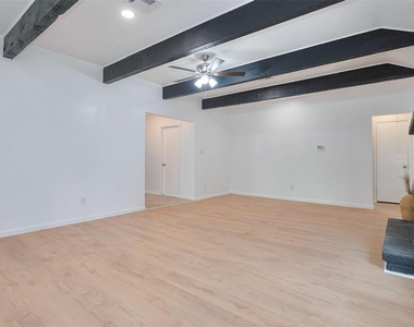 25303 Lynbriar Lane - Photo Thumbnail 11