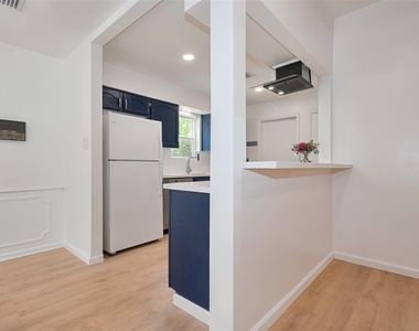 25303 Lynbriar Lane - Photo Thumbnail 13