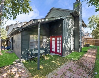 11 Regency Lane - Photo Thumbnail 12