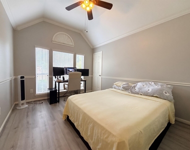 3314 Stonehurst Court - Photo Thumbnail 8