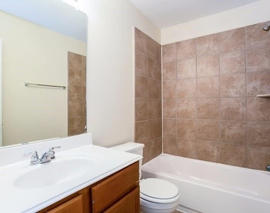 5802 Le Carpe Plantation Court - Photo Thumbnail 14