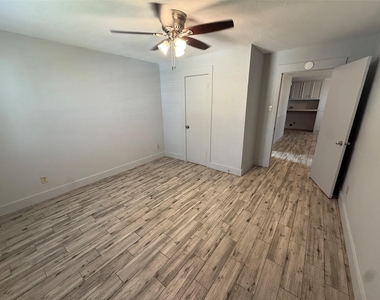 1105 Mansfield Street - Photo Thumbnail 12