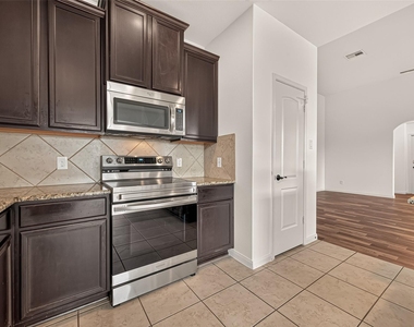 18713 Encinal Trail - Photo Thumbnail 11