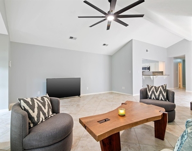 2207 Briarwest Boulevard - Photo Thumbnail 3