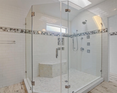 2207 Briarwest Boulevard - Photo Thumbnail 17