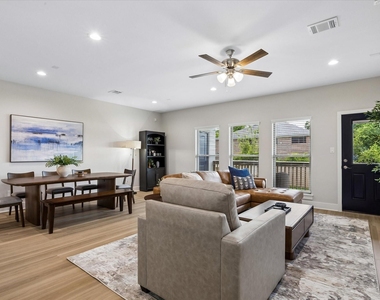 2337 N Austin Avenue - Photo Thumbnail 2