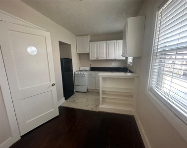 1624 Holman Street - Photo Thumbnail 4