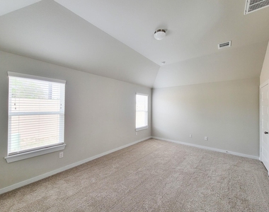 902 Cold Snow Drive - Photo Thumbnail 31