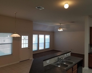 1538 Chandler Park Lane - Photo Thumbnail 4